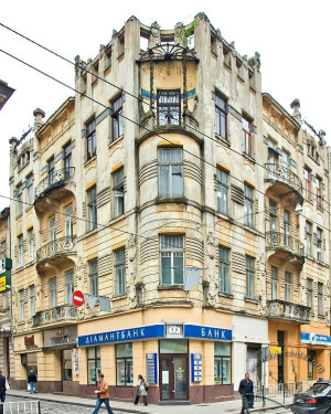 Вул. Дорошенка, 15 – житловий будинок