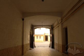 Вул. Личаківська, 3. Сіни-проїзд