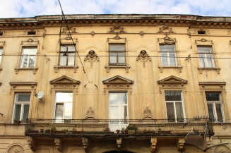 Вул. Личаківська, 3. Фрагмент головного фасаду