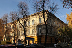 Вул. Левицького, 7 – житловий будинок
