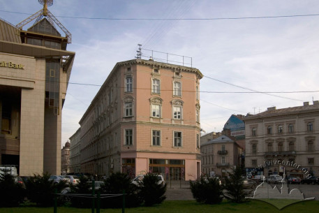 Vul. Valova, 2. A view from Mitskevycha sq.