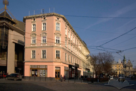 Vul. Valova, 2. A view from Mitskevycha sq.
