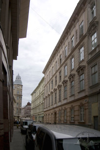 Vul. Valova, 4. View of the main facade from the west