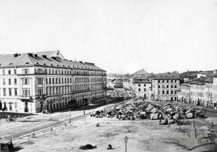 Ринок на пл. Краківській (тепер пл. Осмомисла) у 1860-1870-х рр.