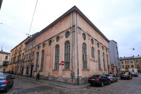 Vul. Vuhilna, 1-3. Former Jakub Glanzer's synagogue. General view from pl. Sv. Teodora