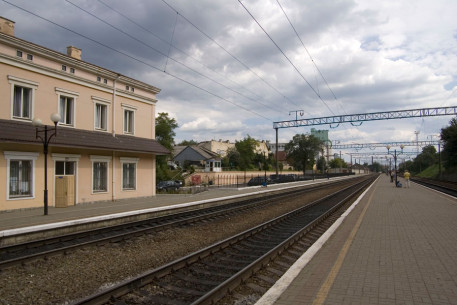 Вул. Огіркова, 2. Станція "Підзамче"