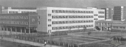 Вул. Зубрівська, 30. Будинок школи №84