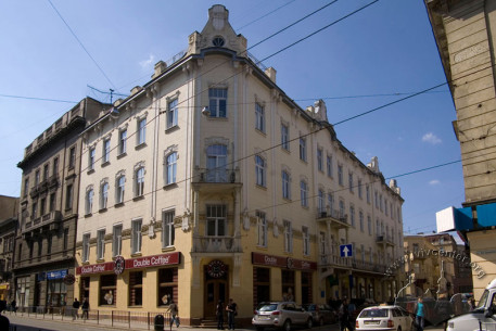 Former residential building at 1-1a Kostiushka St.