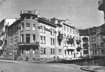Bohomoltsia St. in 1908 just after the construction