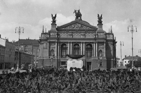 Opera theater, 1942