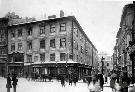Класицистична кам'яниця № 32 перед демонтажем