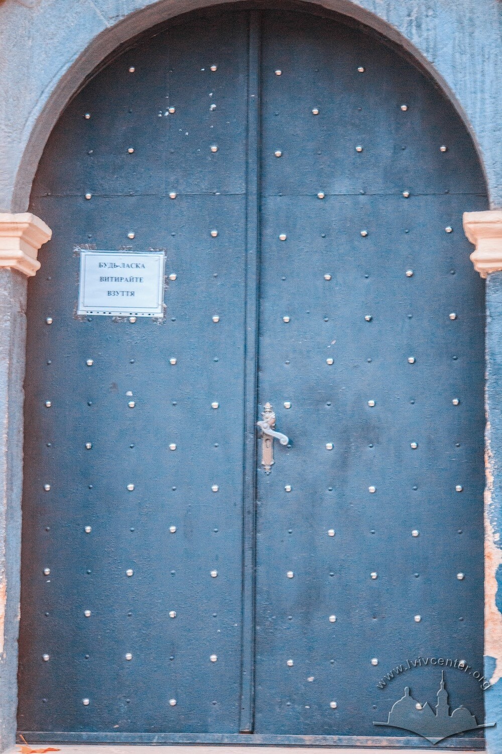 Vul. Khmelnytskoho, 28. Doors of the main entrance/Photo courtesy of Nazarii Parkhomyk, 2015