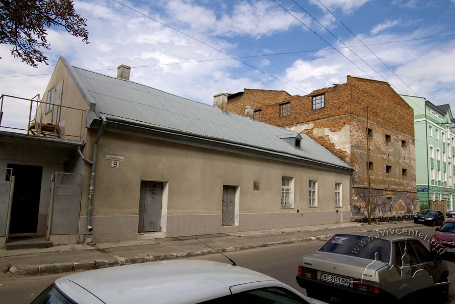Vul. Lemkivska, 7. The mill buildings. A view from vul. Lemkivska/Photo courtesy of Ihor Zhuk, 2013