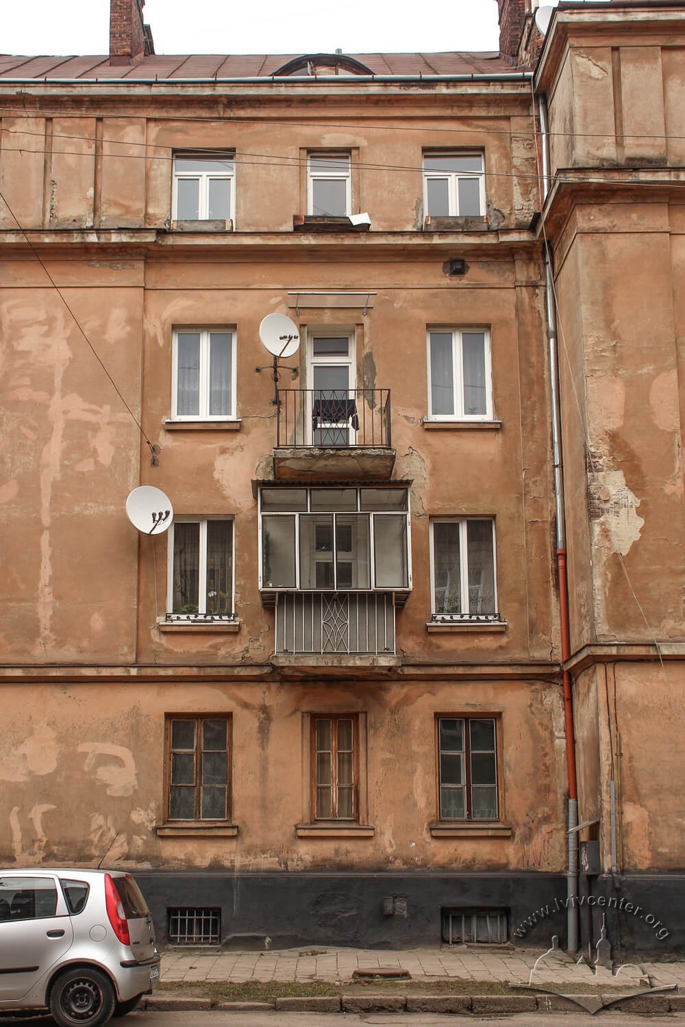 Vul. Donetska, 1. Section of the main facade/Photo courtesy of Olha Zarechnyuk, 2016