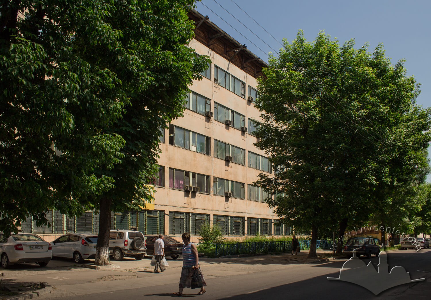 Vul. Zavodska. Before the construction of this REMA plant building, there used to be a few smaller buildings, the Kuznicki roofing felt factory was located in one of them (#33)/Photo courtesy of Olha Zarechnyuk, 2016
