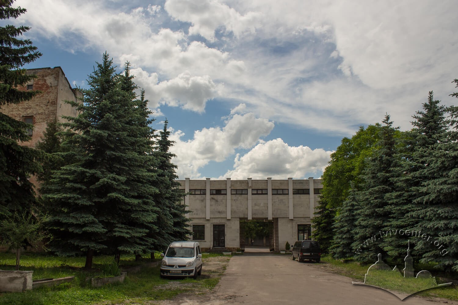 Vul. Volynska, 10. Alley on the territory of the former 