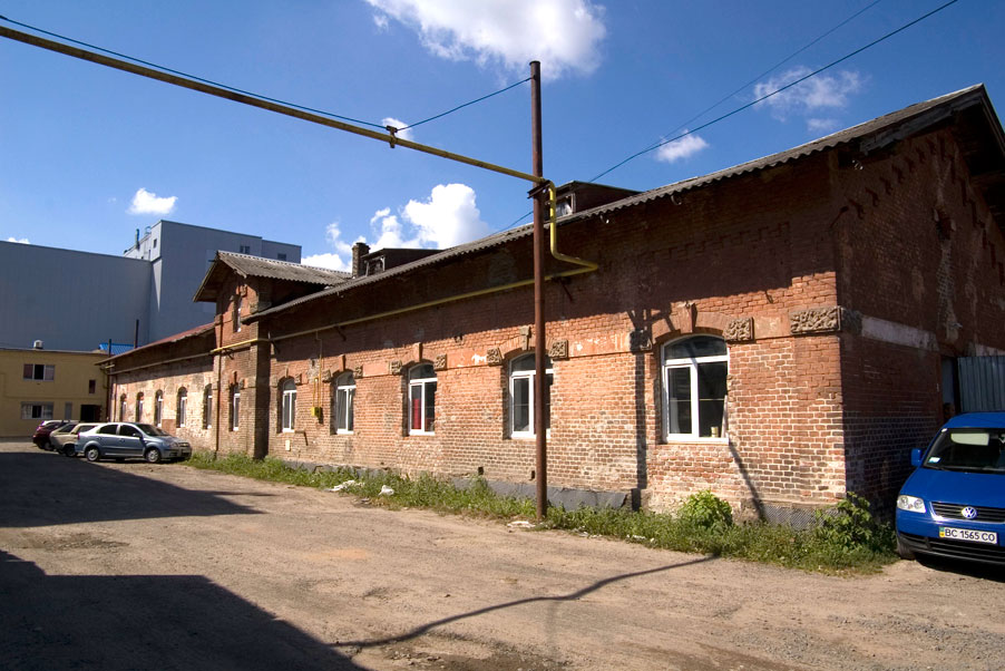 Vul. Promyslova, 52. The latest location of the city slaughterhouse. Part of its buildings/Photo courtesy of Ihor Zhuk, 2013