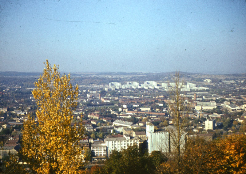 View from the top of Vysokyi Zamok hill on the Pidzamche district. Late 1970s – early 1980s./Fragment of a stereoslide from the private collection of Andriy Shulyar